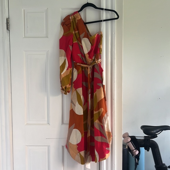 Rebecca Vallance Sangria Print One-Shouldered Midi Dress - Picture 3 of 6